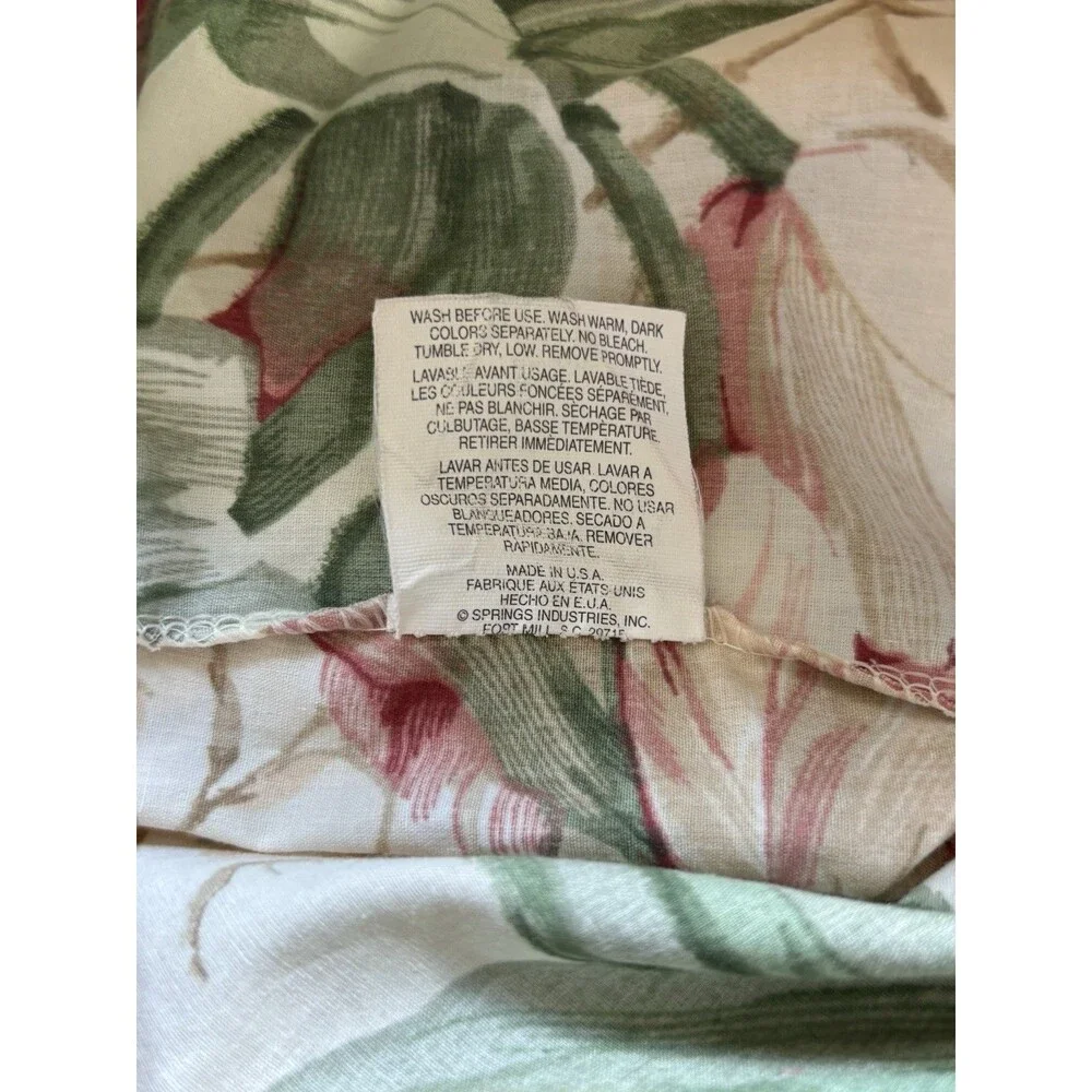 Pair VTG WAVERLY Garden Room Pillowcases Tulips Cottagecore Bloom Standard USA